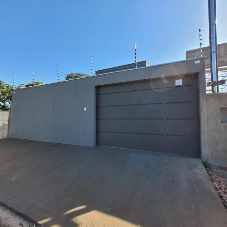 Apartamento Confortavel Para Ate 6 Pessoas, Sao 10 Unidades, Excelente Custo Beneficio Uberaba Kültér fotó